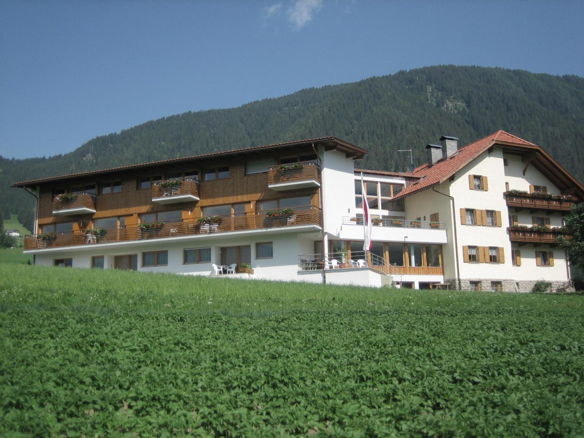 Garni - Appartement Neumairhof Rasun di Sopra Eksteriør bilde