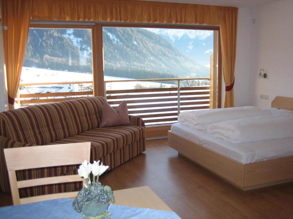 Garni - Appartement Neumairhof Rasun di Sopra Rom bilde